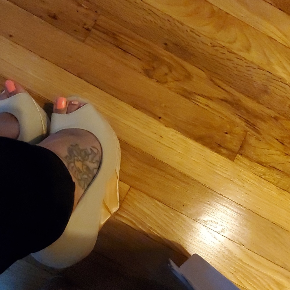 Shoes - Picture 5 of 7